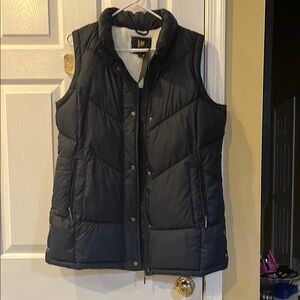 Black Women's Puffer Vest